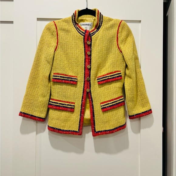 ****SOLD*** Chanel Spring 2006 Runway Yellow Tweed Jacket - Picture 3 of 12